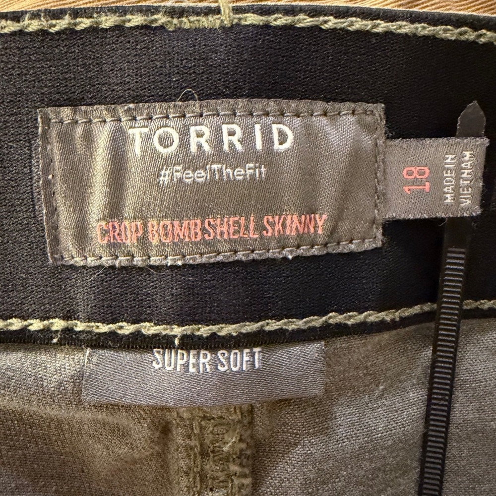 Torrid Crop Bombshell Skinny Pants Size 18 Olive Green Super Soft Stretch Twill - Picture 3 of 10